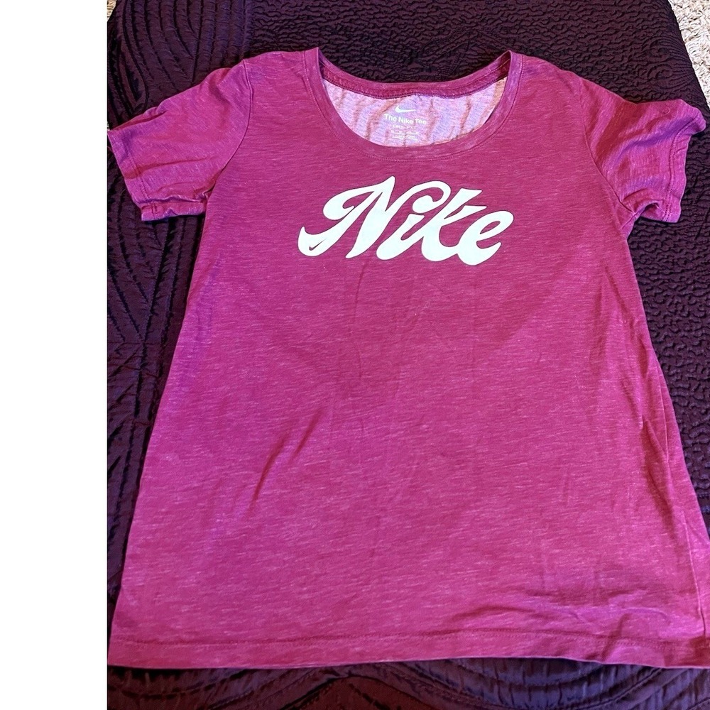 Nike Dri-FIT Women's XS Pink Maroon Graphic T-Shirt Script Logo Athletic Tee EUC